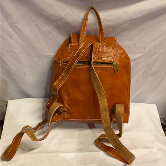Moroccan Leather Backpack - Picture 4 of 14